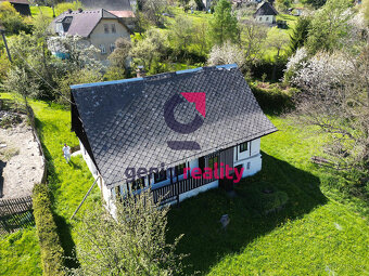 Prodej roubené chalupy na klidném místě Podkrkonoší - 17