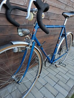 ZÁNOVNÍ ULOŽENKOVÝ Favorit vhodný jako dekorace podniku - 17