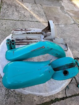 Jawa 20 pionýr r.v.1979 náhradni díly - 17