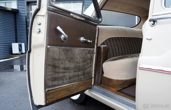 1950 Mercury Eight Sport Sedan - 17