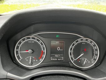 Škoda Octavia combi 2.0 TDI RS - 17