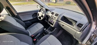 Škoda Fabia 1.4.16V 63Kw R.v 11/2010 - 17