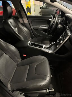 Volvo v 60 2.0d 2018 automat - 17
