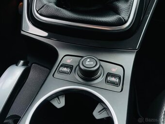 Ford Kuga 2.0TDCi 4x4 MANUÁL VÝHŘEV SERVISKA TITANIUM - 17