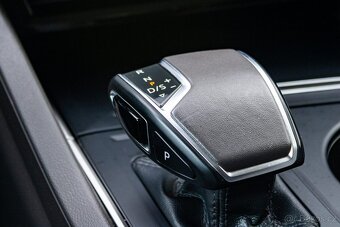 Volkswagen Touareg 3.0 TDI / TOP STAV / Night VIsion / Masáž - 17