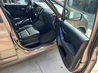 HYUNDAI ix20 1.6i 92 KW PDC TEMPOMAT VYHŘ.SEDADLA 2xALU KOLA - 17