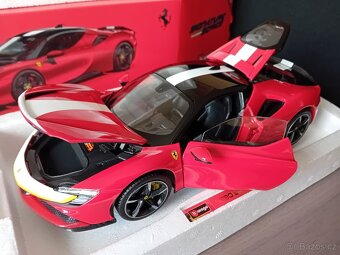 Bugatti  a  Ferrari    1:18  Burago - 17