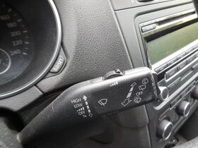 Prodám VW Golf VI 1.2,77kw - 17