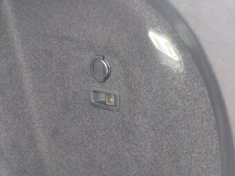 VW Golf 8 2.0TDI 110 kW / Combi/ Business/ Manuál/ 11.2021 - 17