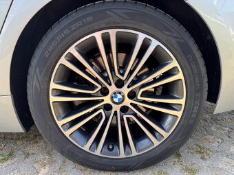 BMW 520d xDrive, 2021(Facelift),Nezávislé topení, 2 sady kol - 17