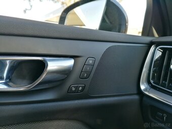 Volvo V60 2.0 D3 R-DESIGN A/T LED - 17
