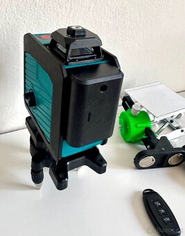 4D křížový laser se stativem – 16 linií, dálkové ovládání - 17