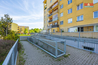 Prodej bytu 1+kk, 28 m², Klecany, ul. V Honech - 17