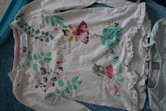 Dívčí trička vel.134 - 17