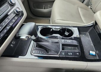 Kia Carnival 9 míst-PREMIUM-AUTOMAT - 17