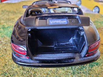 Modely aut 1:18, výrobce Burago, Italie - 17