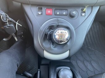 Peugeot Partner 1.6Hdi 88kw, 7 míst, po servise - 17