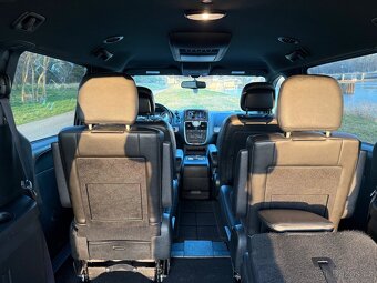 Dodge Grand Caravan - 17