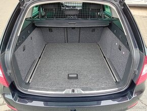 ŠKODA SUPERB KOMBI 2,0TDI DSG NAVI XEN TAŽNÉ /TOP STAV/ - 17