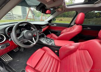 Alfa Romeo Giulia 2.0 Turbo 16V AT8 Veloce Ti - 17