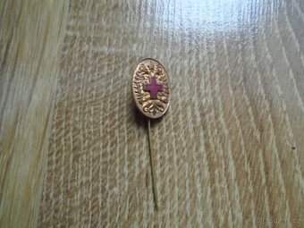 VYZNAMENANÍ ODZNAKY A JINÉ STAROŽITNOSTI - 17