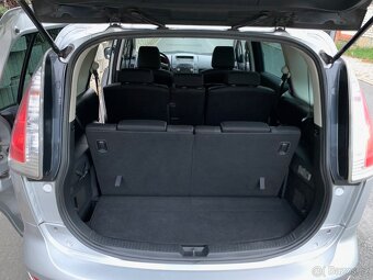 Mazda 5   2.0 i - 16V      7 míst - 17