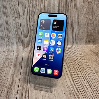 iPhone 15 128GB, bílý (12 měsíců záruka) - 17