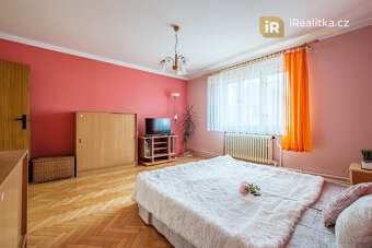Prodej velkého domu s garáží a zahradou, 850 m2 - Tábor - 17