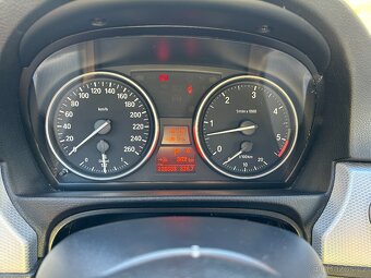 BMW Řada 3, 330d xDrive - 17
