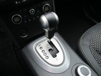 NISSAN QASHQAI - 2.0 i , 4WD, Tažné zařízení, Automat - 17