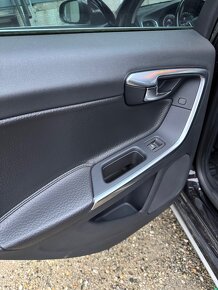 Volvo S60 D5 AWD, 2.4 nafta, 2011 r. v. - 17