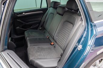 Volkswagen Passat Variant GTE Hybrid 160 kW - 43tis km - 17