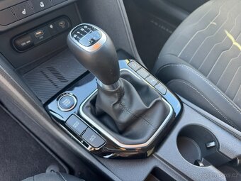 Kia Sportage - TOP - manuál - 2022 - najeto 25 tis. - 17