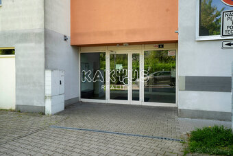 Pronájem bytu 2+kk s parkovacím stáním a předzahrádkou v Hlu - 17