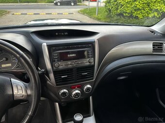 Subaru Forester 2.0 D 108kW 4x4 1. maj v ČR/Xenony/ALU R17 - 17