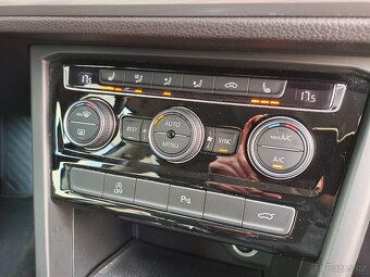 VW Touran Comfortline 2.0TDI 110kW DSG ACC Full LED ERGO - 17