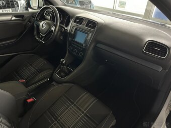 Volkswagen Golf 6 CABRIO 2.0 TDI,LOUNGE,2.MAJITEL - 17