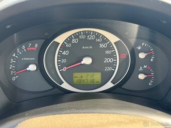 Hyundai Tucson 2.0i, 4x4, první registrace 01/2008 - 17