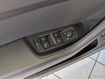Volkswagen Passat VARIANT 2.0TDi DSG BUSINESS, ACC - 17