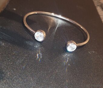 Nový dámský stříbrný náramek otevřený 925 třpytivý - 17