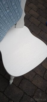 Rohová lavice bílá se stolem +2 židlemi - 17