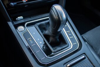 Volkswagen Passat Variant 2.0 TDI EVO Elegance DSG - 17