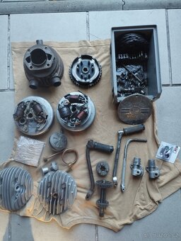 Díly ČZ 125T, motor, hlavy, zapalování... - 17