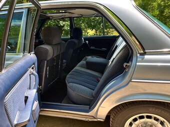 Mercedes-Benz W123 LUX 280E MANUÁL - 17