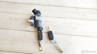 VW Transporter T5 – PÁČKY , OVLADAČE , JEDNOTKY , POJISTKOVN - 17