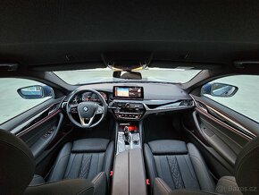 BMW Řada 5, 520d xDrive Touring - 17