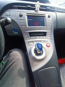 Prius 3 r.v.2012/12 měsíc - 17