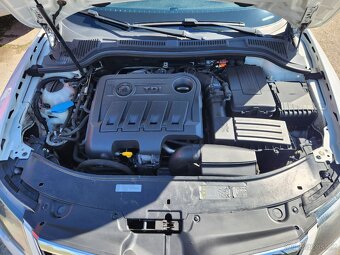 Škoda Superb II face Combi 2,0 TDi 125kW DSG 4x4 2014 Busine - 17