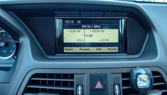 Mercedes-Benz E trieda Kupé 350 CGI Blue - 17