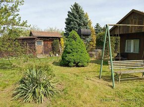 Prodej rodinného domu se zahradou v obci Lešany. - 17